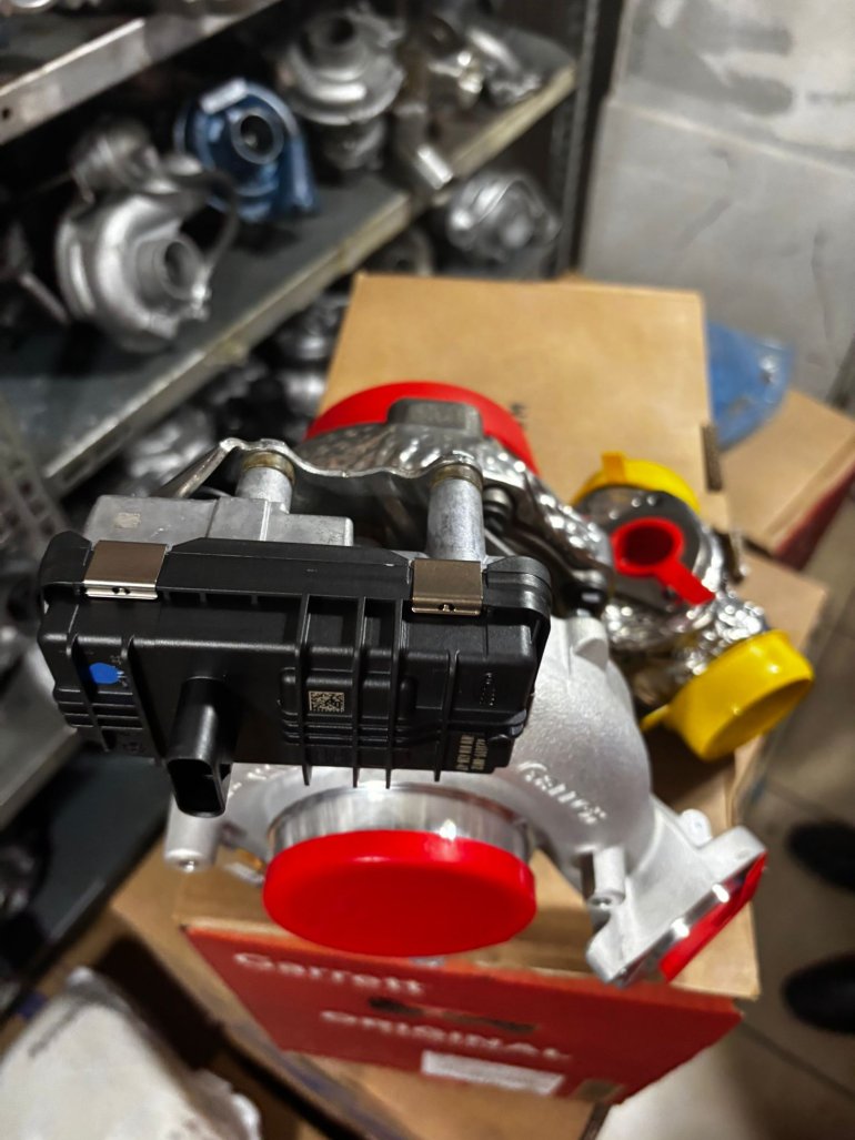 ORJINAL TURBO  888580 839077 839878  TURBO A4 A5 A6 A7 A8 Q7 3.0 HDİ GUATRO 2015-